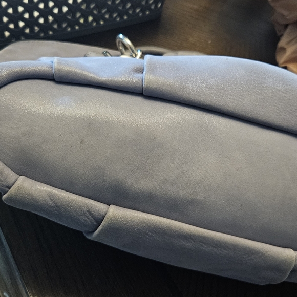 Coach bag blue periwinkle zip top braded handles with bag charms pearls - Picture 14 of 16